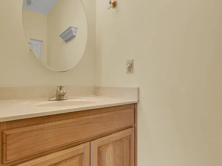 7506 Sleepy Hollow Rd — Photo 17