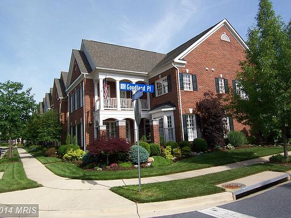 3rd image of 902 Oak Knoll Ter