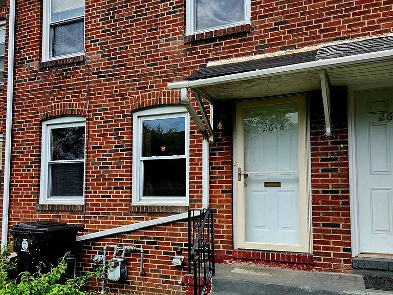 2618 Waldo St — Photo 3