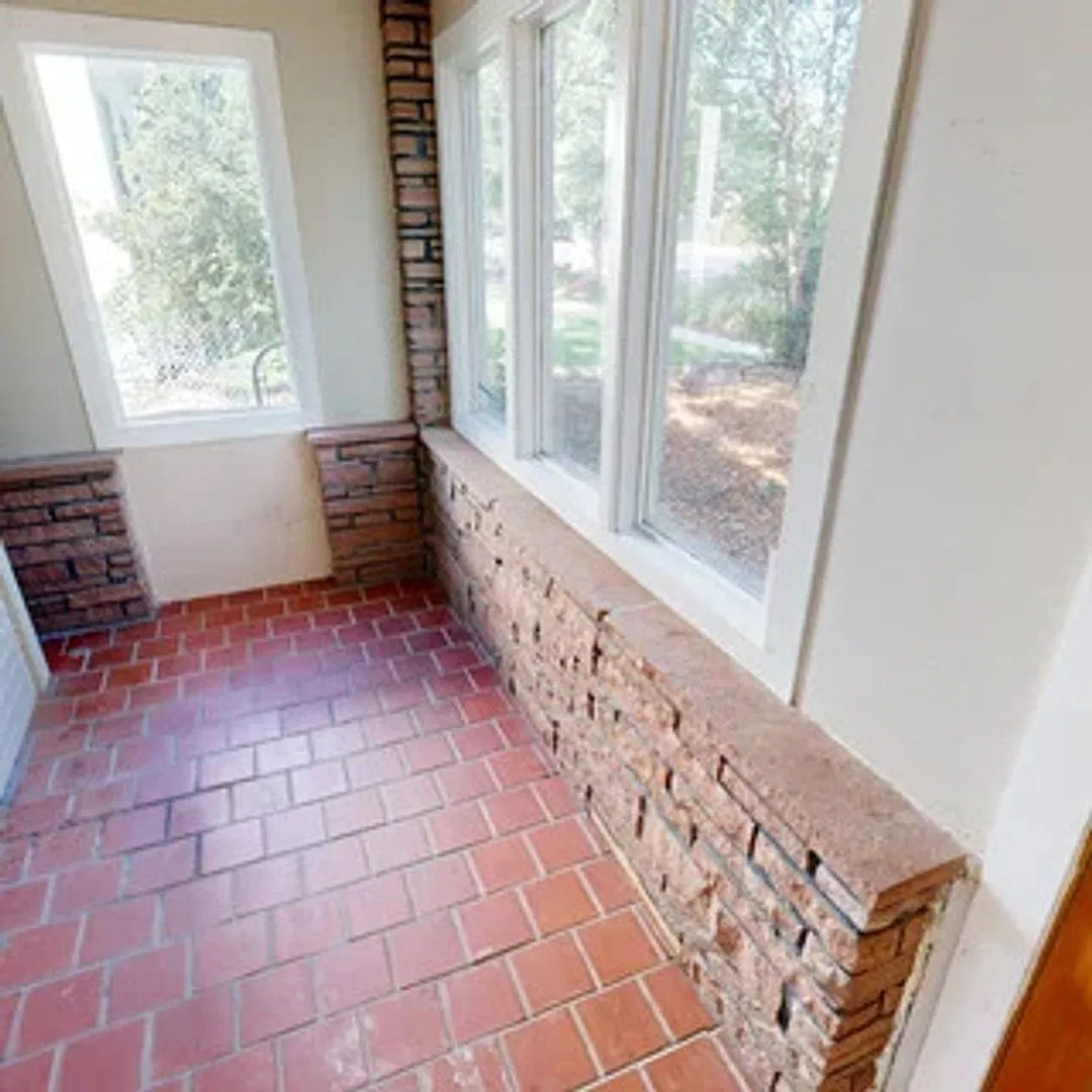 2212 Pine St. — Photo 3
