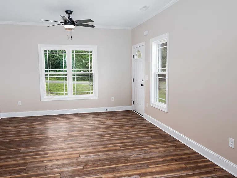 128 Macdonald Blvd — Photo 12