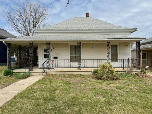 204 E 3rd St, Washington, KS 66968