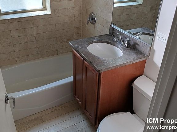 4th image of 3455 N Wolcott Ave #2D