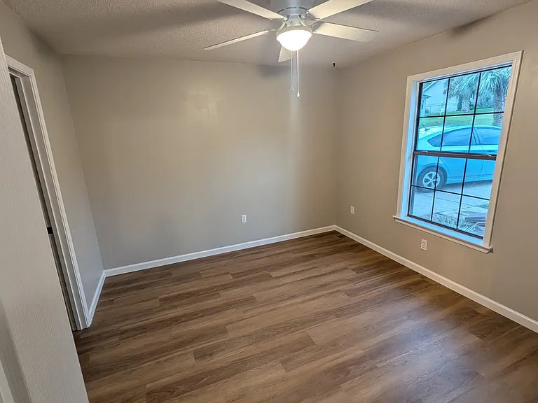 117 Pinoak Ct — Photo 6