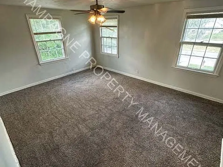5400 Swope Pkwy — Photo 17