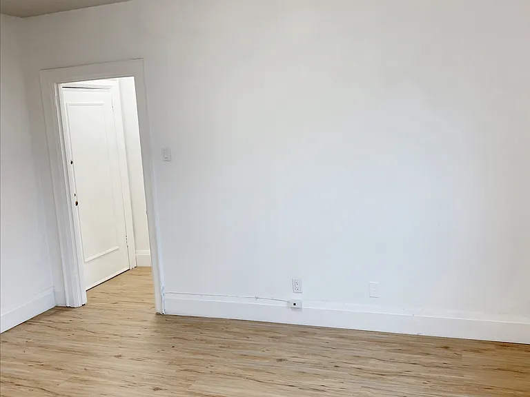 115 Eglinton Ave W #30 — Photo 13