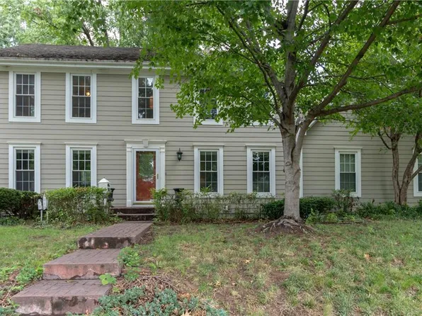 7900 W 99th St, Overland Park, KS 66212