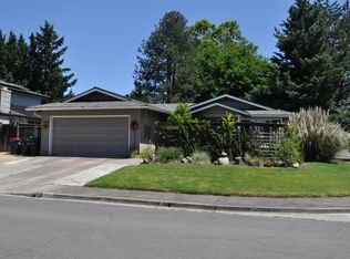 495 Bowmont Cir, Medford, OR