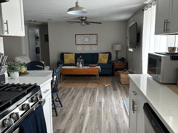 3rd image of 1017 Grantwood Ave
