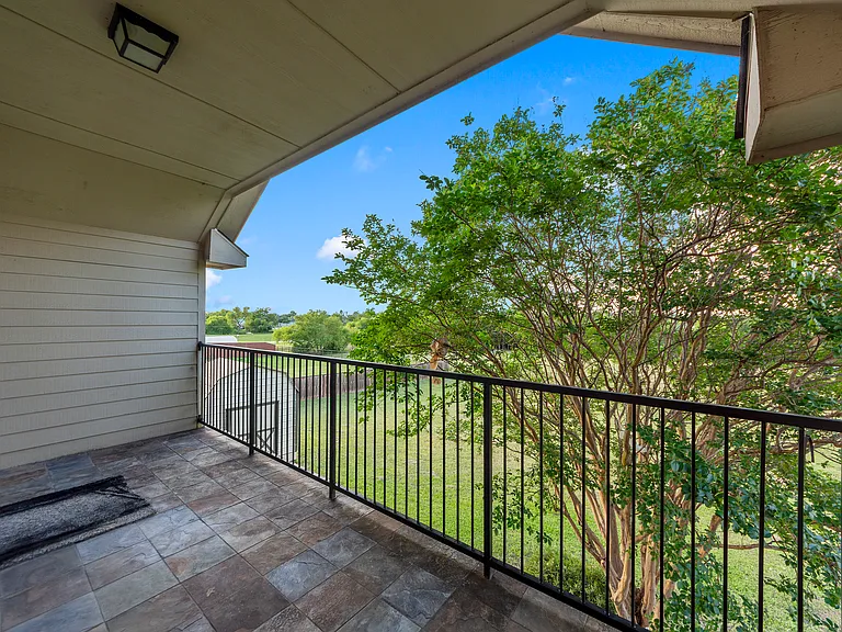 105A Southview Dr — Photo 3