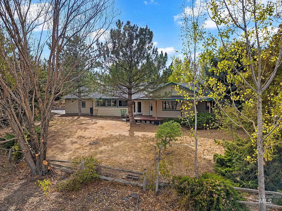 7673 Track Rd, Nampa, ID 83686 | Zillow