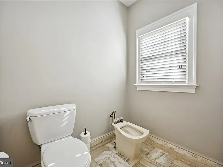 14708 Westbury Rd — Photo 9