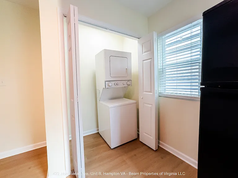 422 Homestead Ave #B — Photo 16