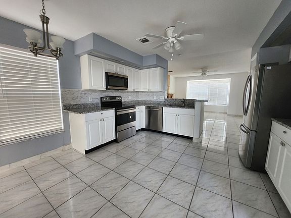 4th image of 206 Pelican Ct