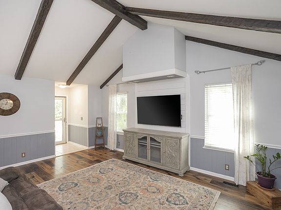 4th image of 803 Stonebrook Blvd