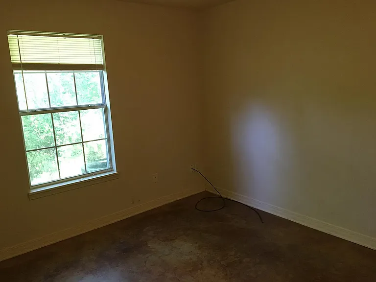 620 N Farmerville St #8 — Photo 3
