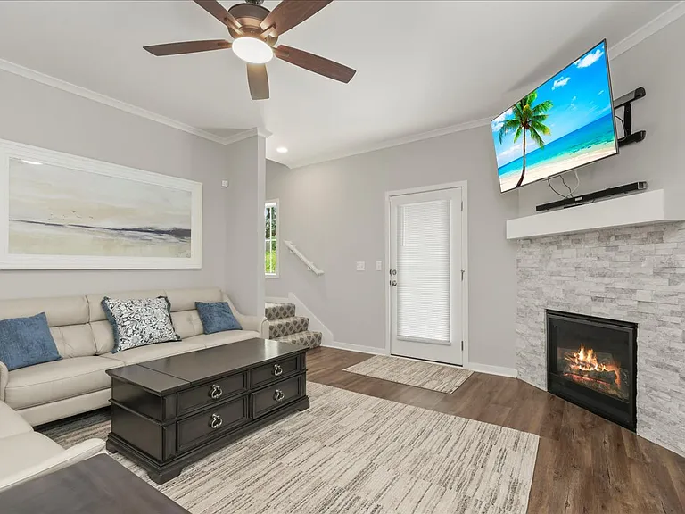 1095 N Findley St #1 — Photo 6