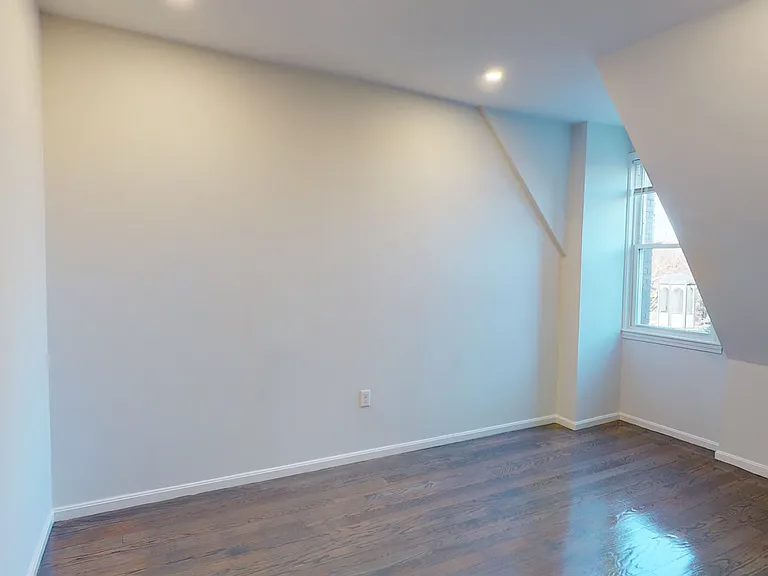 1408 Beacon St #4 — Photo 6