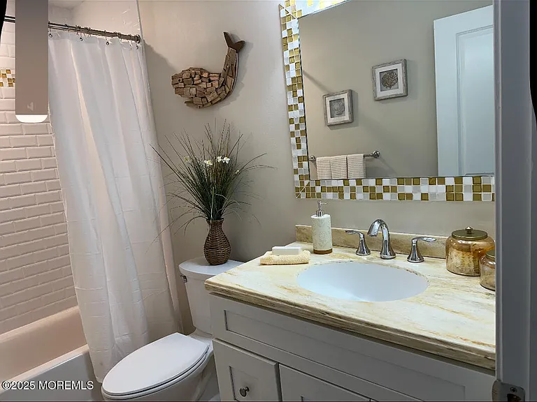 2105 Grand Central Ave #1 — Photo 22