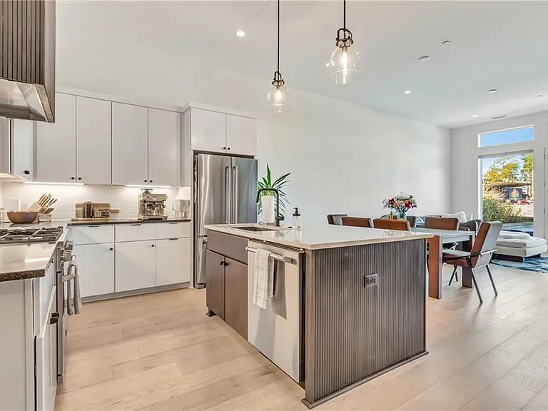 580 Heatherden Ave — Photo 13