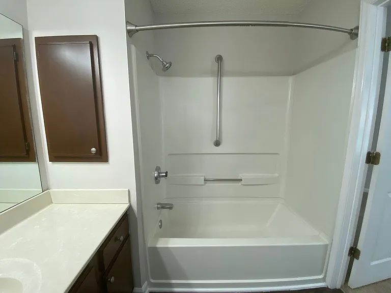 Meridian Park Apartments — Photo 145