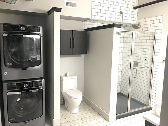2nd image of 214 E Walnut St