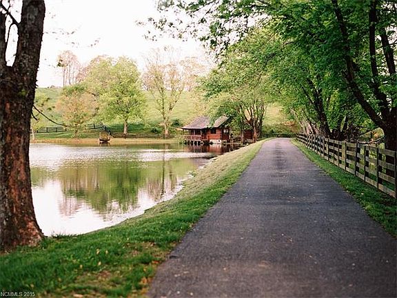 4th image of 395 Hidden Acres
