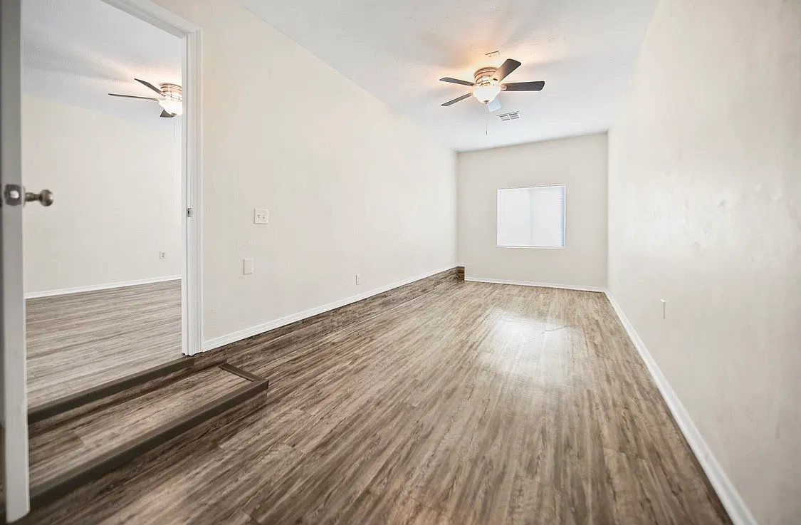 3 bed, 929 sqft, $1,400 — Photo 3