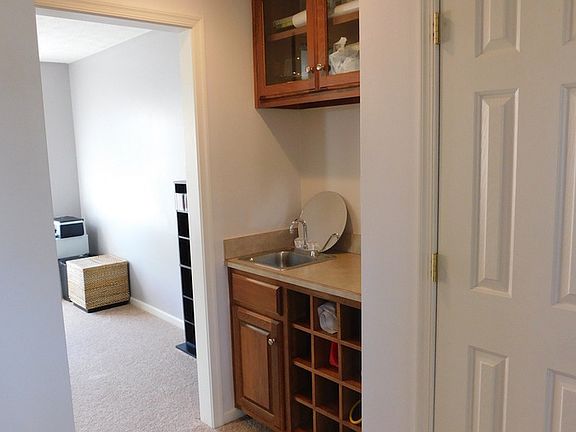 5th image of 3927 Matthew Cir