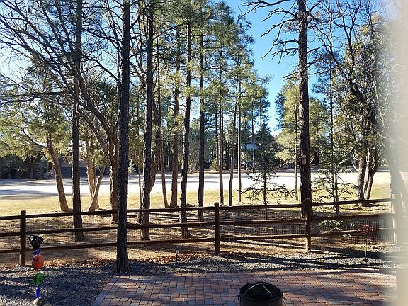 View to Golf Course/Pavers