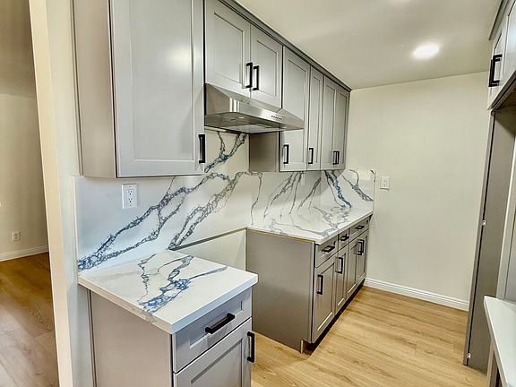 5th image of 2215 Bunker Ave