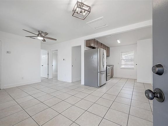 3rd image of 902 E 22nd Ave APT 2