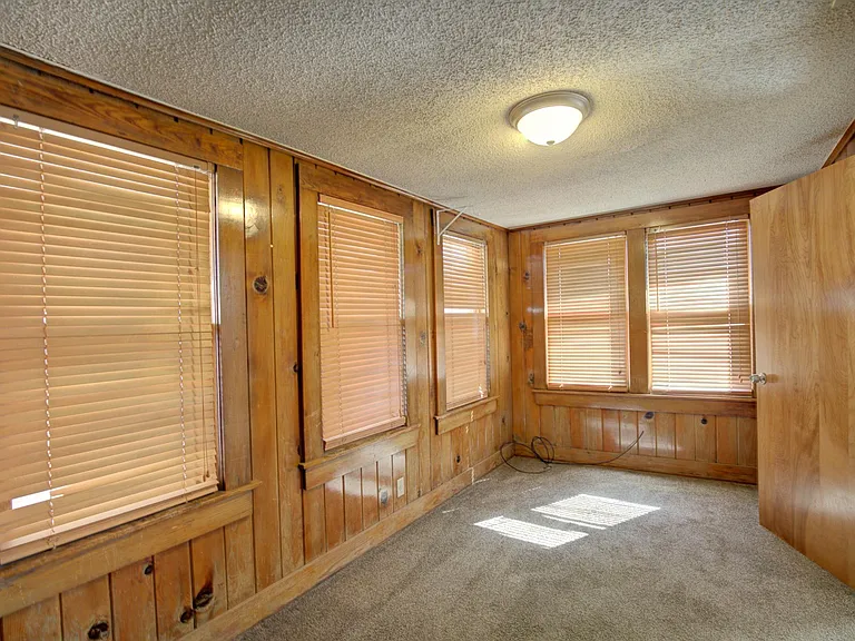 1325 S Delaware Ave — Photo 20