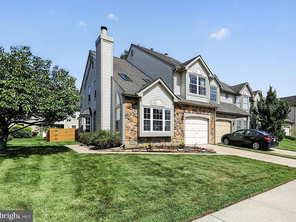 1st image of 14 Sandhurst Dr