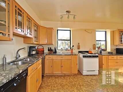 2nd image of 4901 Henry Hudson Pkwy W APT 6H