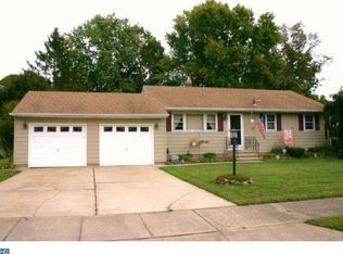27 Iorio Dr, Hamilton, NJ 08620