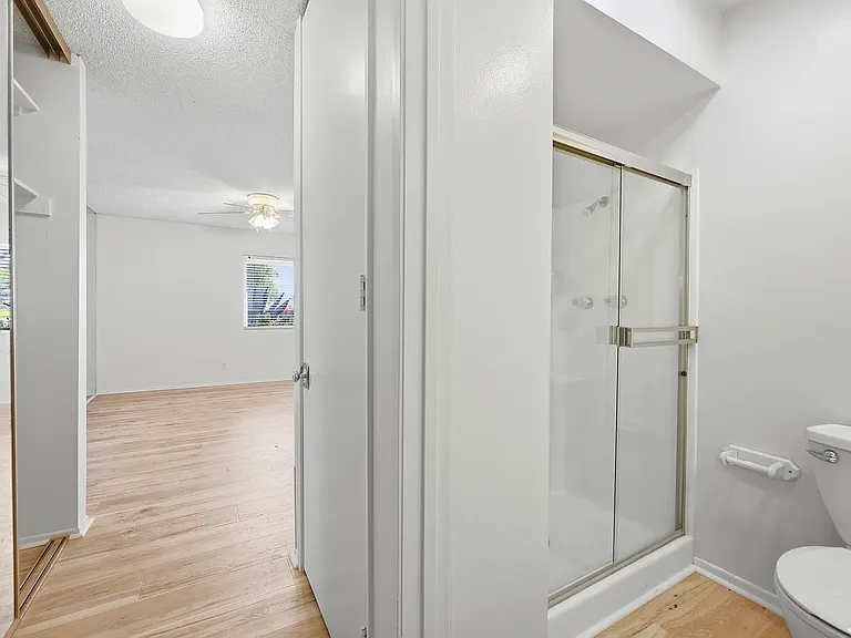 1457 Seven Hills Dr — Photo 9