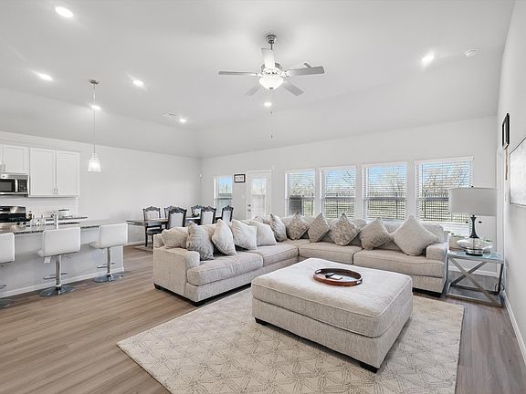4th image of 8937 Lantana Meadow Dr