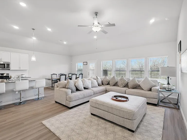 8937 Lantana Meadow Dr — Photo 4
