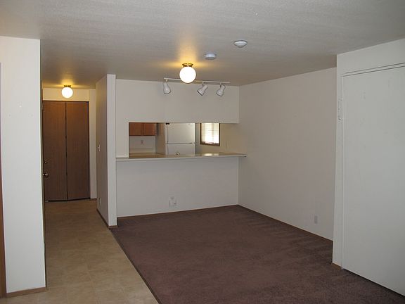 3rd image of 750 SE 8th Ave APT 202