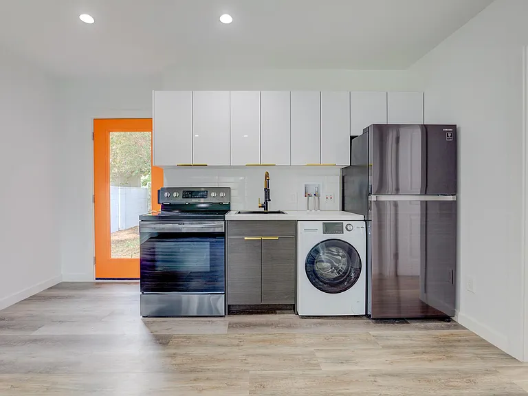 20650 Cantlay St — Photo 10