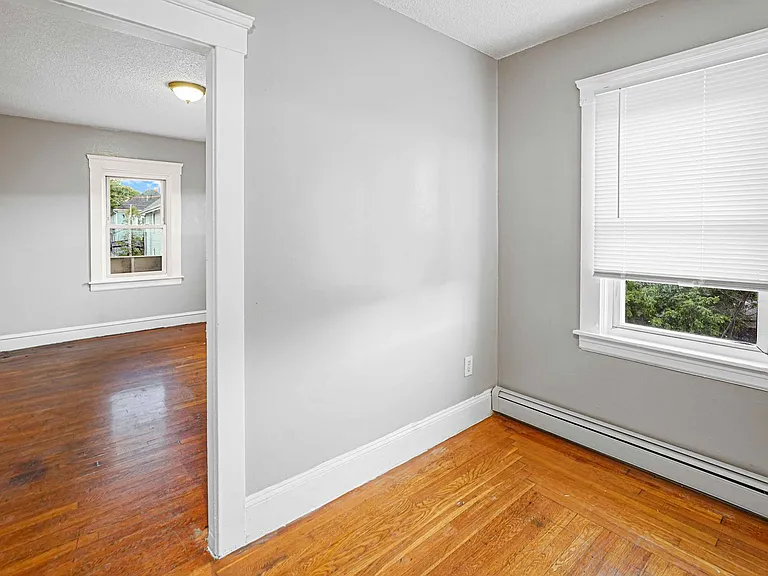 126 Sumner Ave — Photo 16