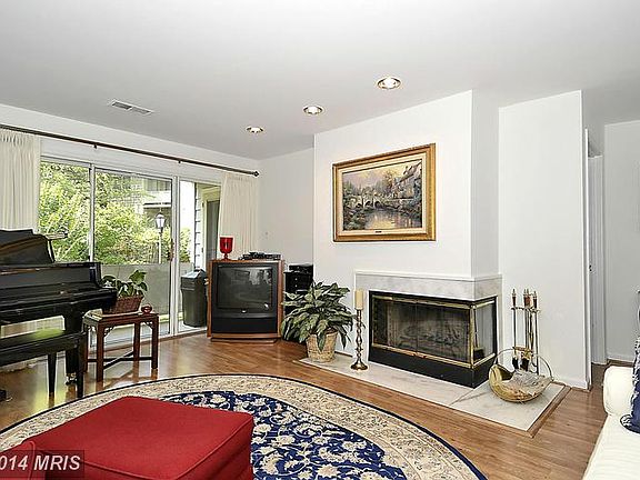 3rd image of 5719 Mayfair Manor Dr #104