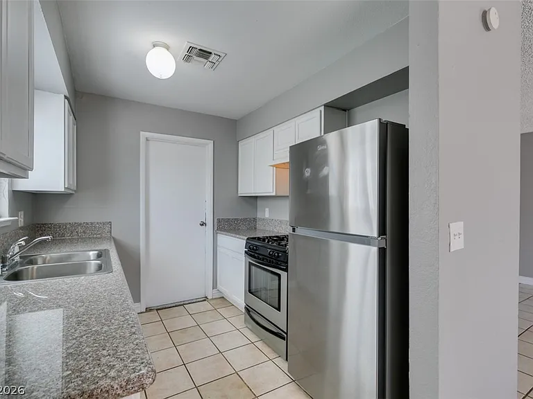 4732 Chantilly Ave — Photo 23