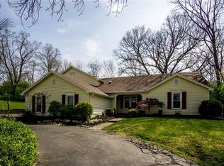 1131 Fox Chase Ct, Dayton, OH 45459