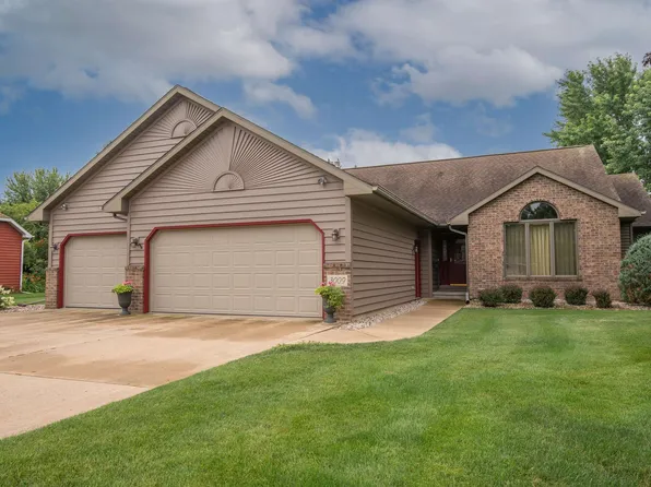 3009 Woodridge Dr, Oshkosh, WI 54904