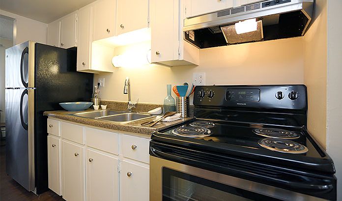 1st image of 1001 S Havana St APT 101