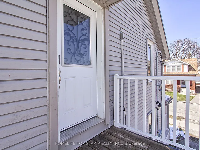 17 Royal St #UPPER — Photo 6