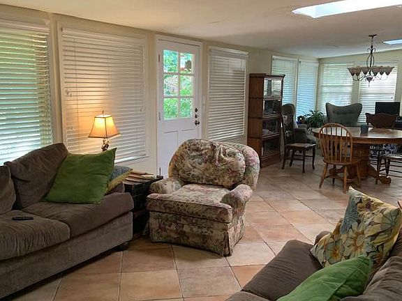 2nd image of 2810 Rollingwood Dr