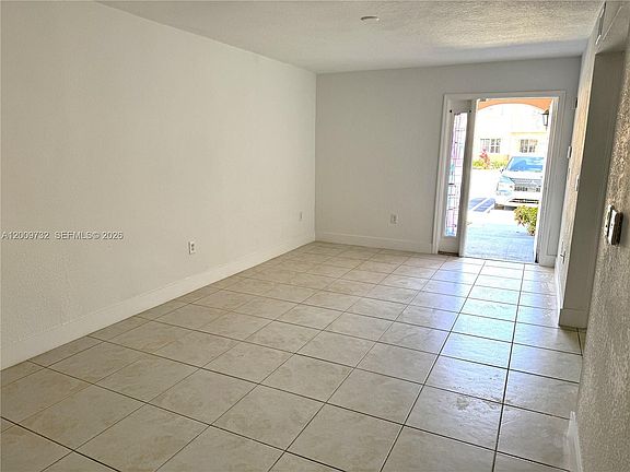 5th image of 1260 SE 28th Ct Unit 104